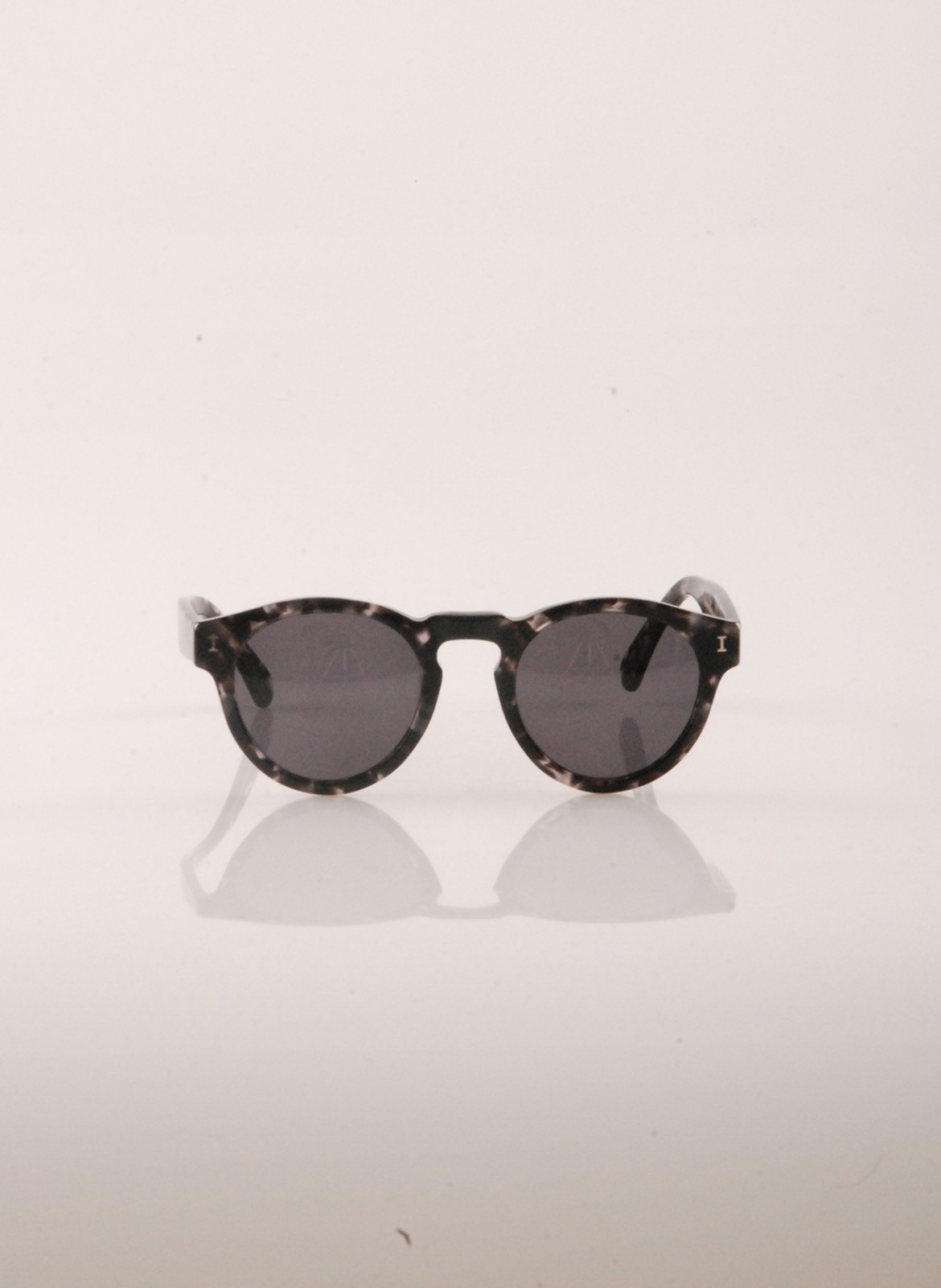 ILLESTEVA sunglasses