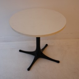 table gueridon Nelson